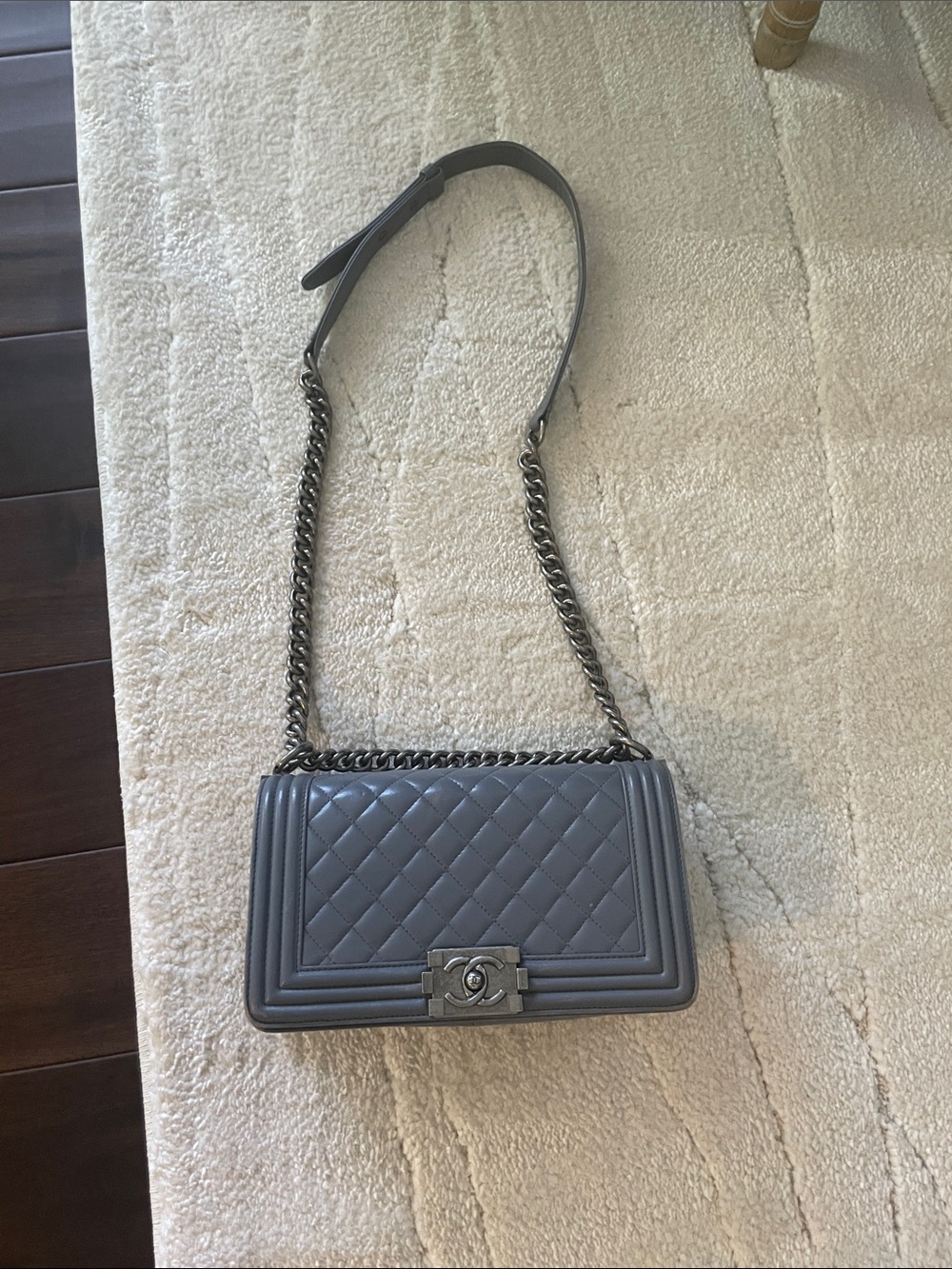 Gray quilted bag distressed crossbody and shoulder silver hardware - Picture 6 of 12